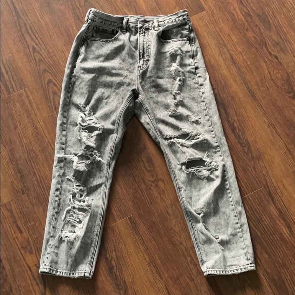 American Eagle Ripped Nineties Style Jeans!